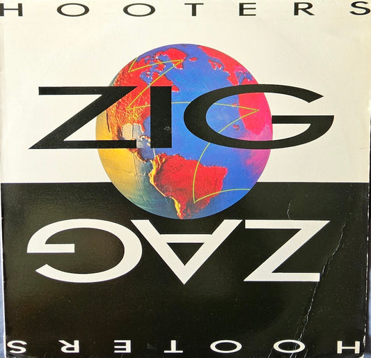 Hooters – Zig Zag